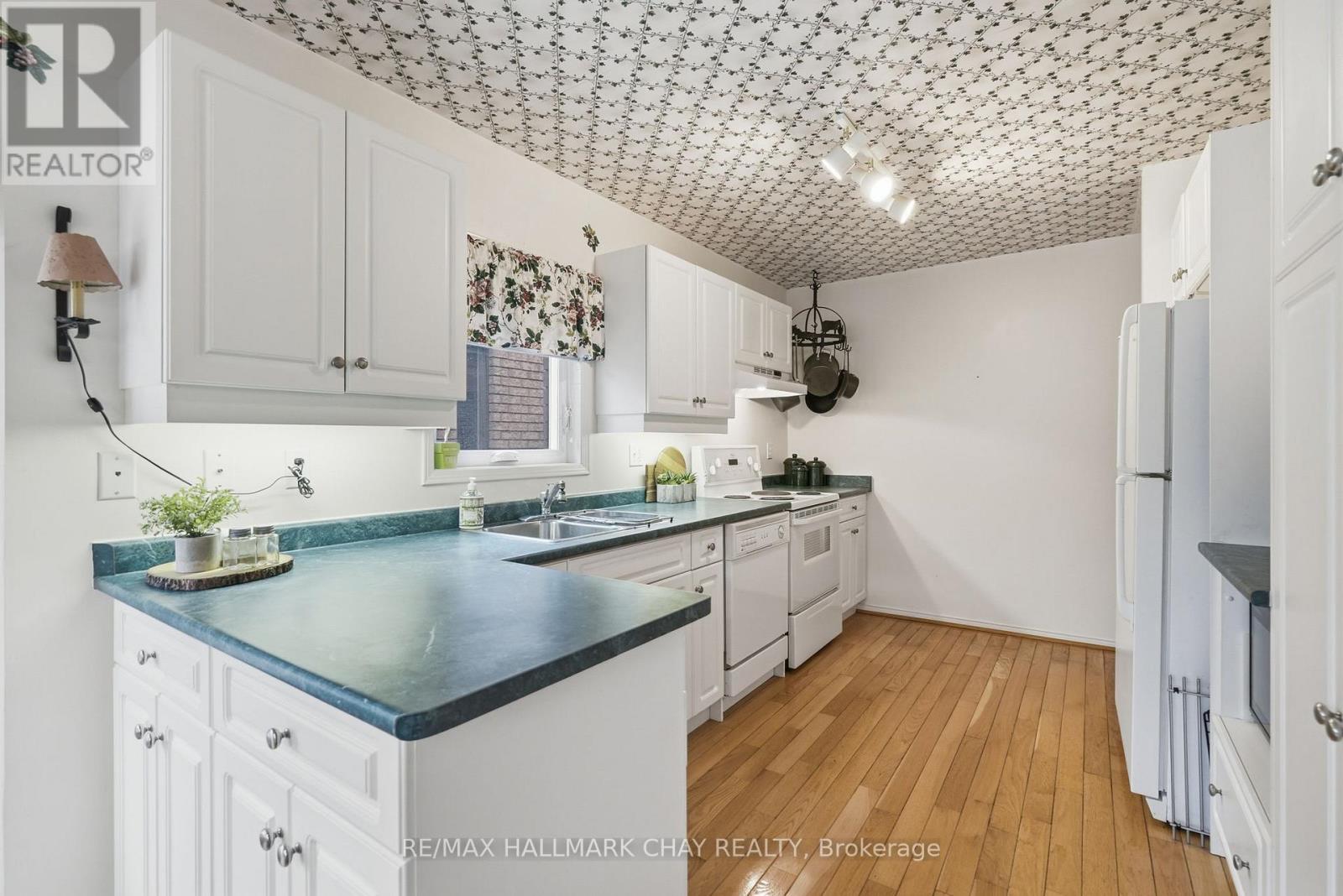 200 Riverview Road, New Tecumseth, Ontario  L9R 1Y2 - Photo 11 - N13003620