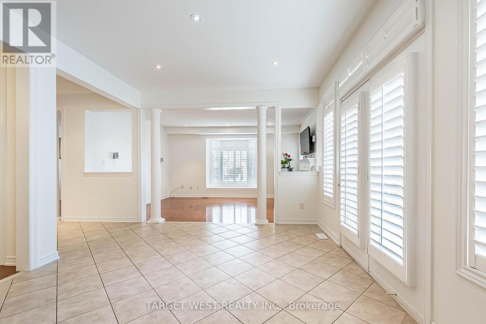 9 Olivia Marie Road, Brampton, Ontario  L6Y 0M5 - Photo 16 - W12999244