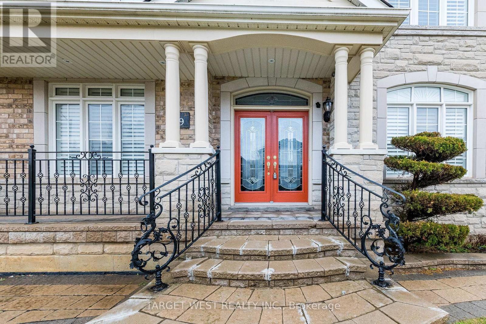 9 Olivia Marie Road, Brampton, Ontario  L6Y 0M5 - Photo 6 - W12999244