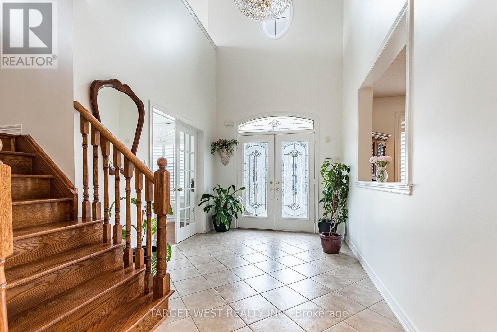 9 Olivia Marie Road, Brampton, Ontario  L6Y 0M5 - Photo 8 - W12999244