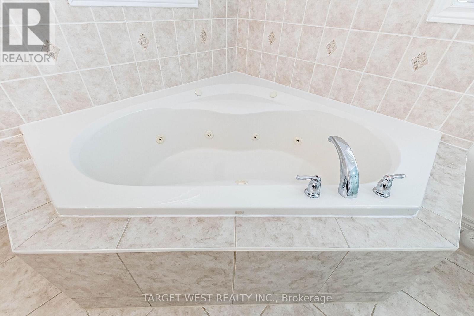 9 Olivia Marie Road, Brampton, Ontario  L6Y 0M5 - Photo 27 - W12999244