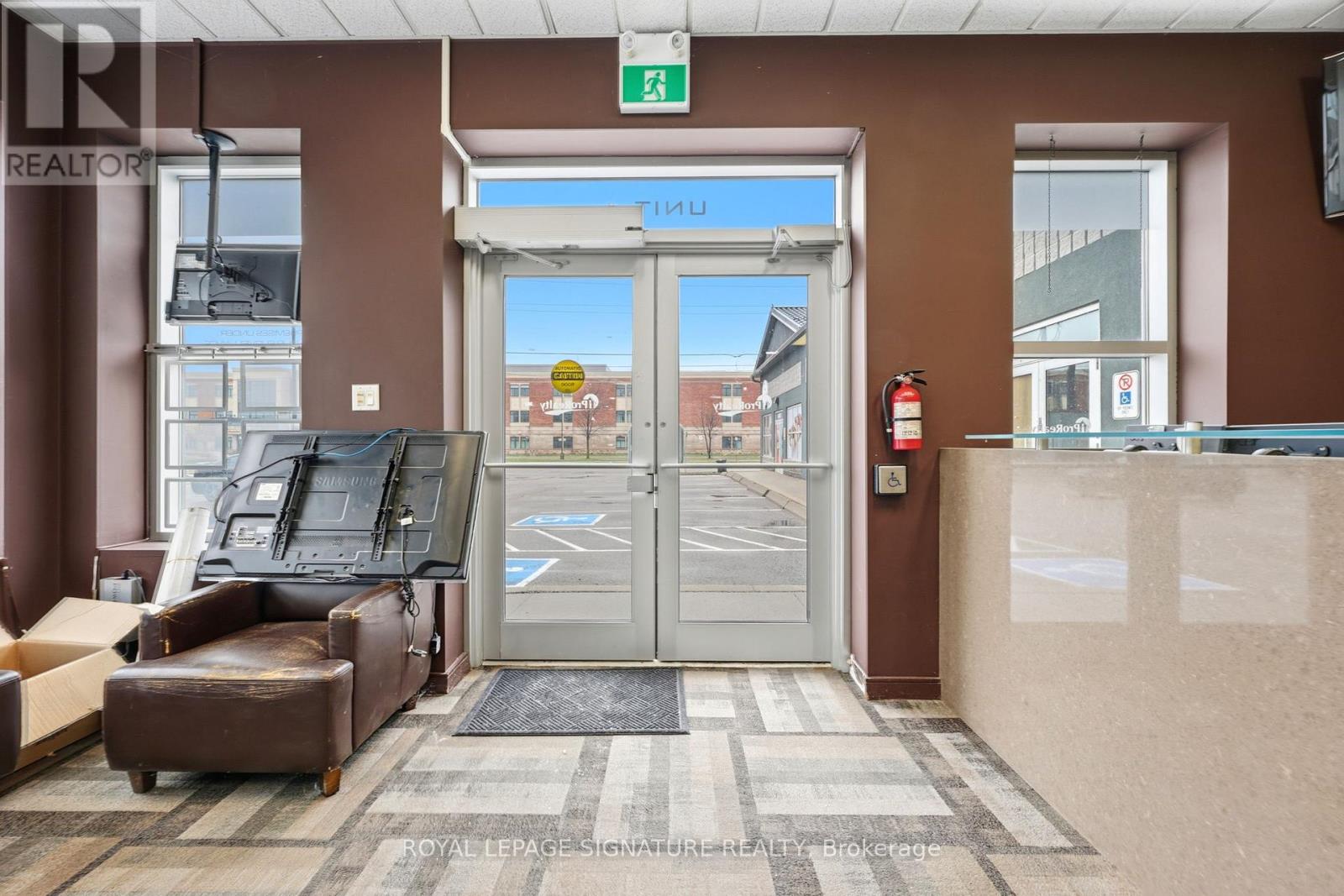 158 Guelph Street, Halton Hills, Ontario  L7G 4A6 - Photo 6 - W13003388