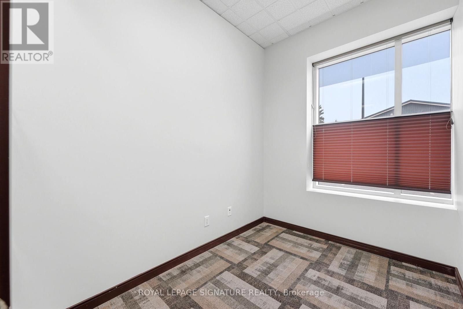 158 Guelph Street, Halton Hills, Ontario  L7G 4A6 - Photo 12 - W13003392