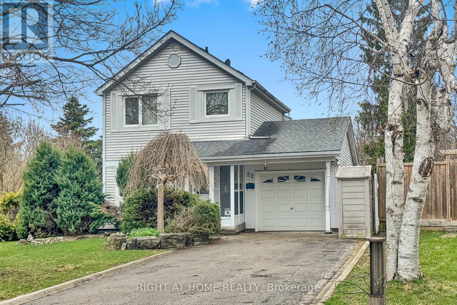 22 Blueridge Square, Brampton, Ontario  L6Z 1A1 - Photo 3 - W13003422