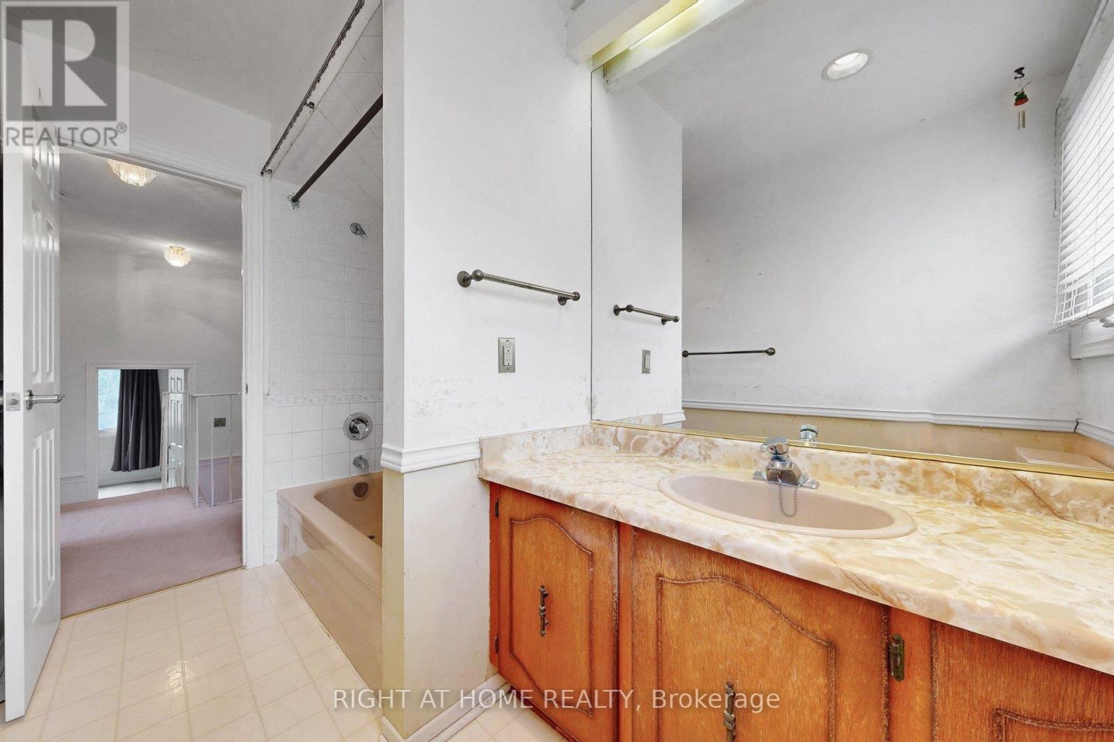 22 Blueridge Square, Brampton, Ontario  L6Z 1A1 - Photo 35 - W13003422