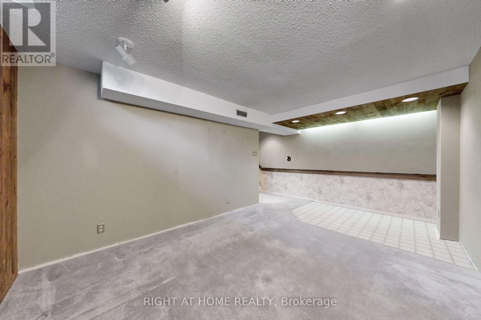 22 Blueridge Square, Brampton, Ontario  L6Z 1A1 - Photo 38 - W13003422