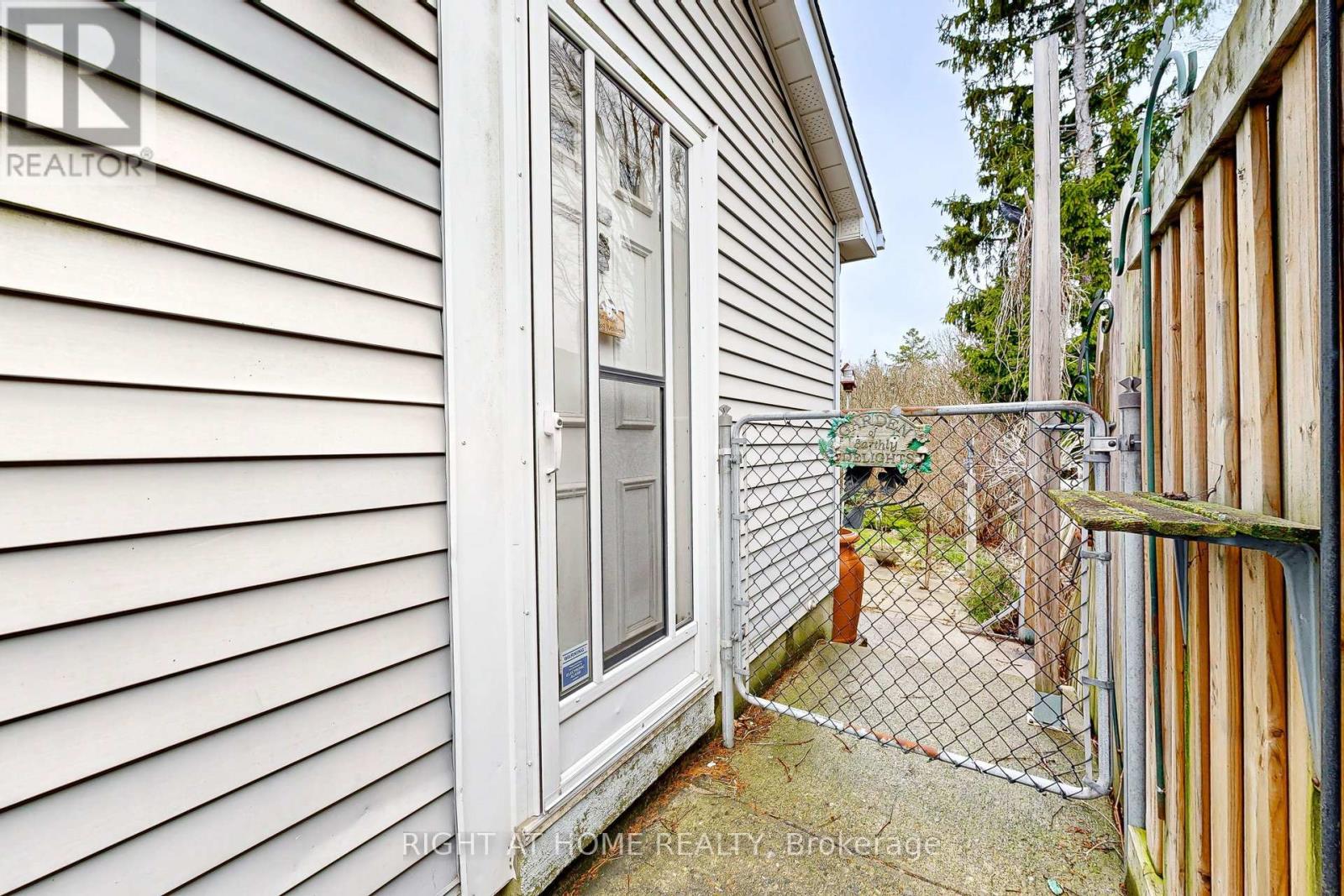 22 Blueridge Square, Brampton, Ontario  L6Z 1A1 - Photo 43 - W13003422