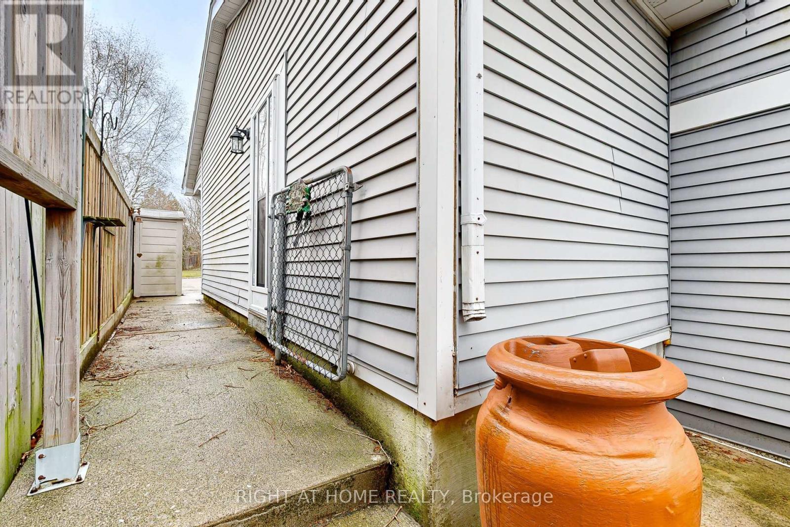 22 Blueridge Square, Brampton, Ontario  L6Z 1A1 - Photo 44 - W13003422