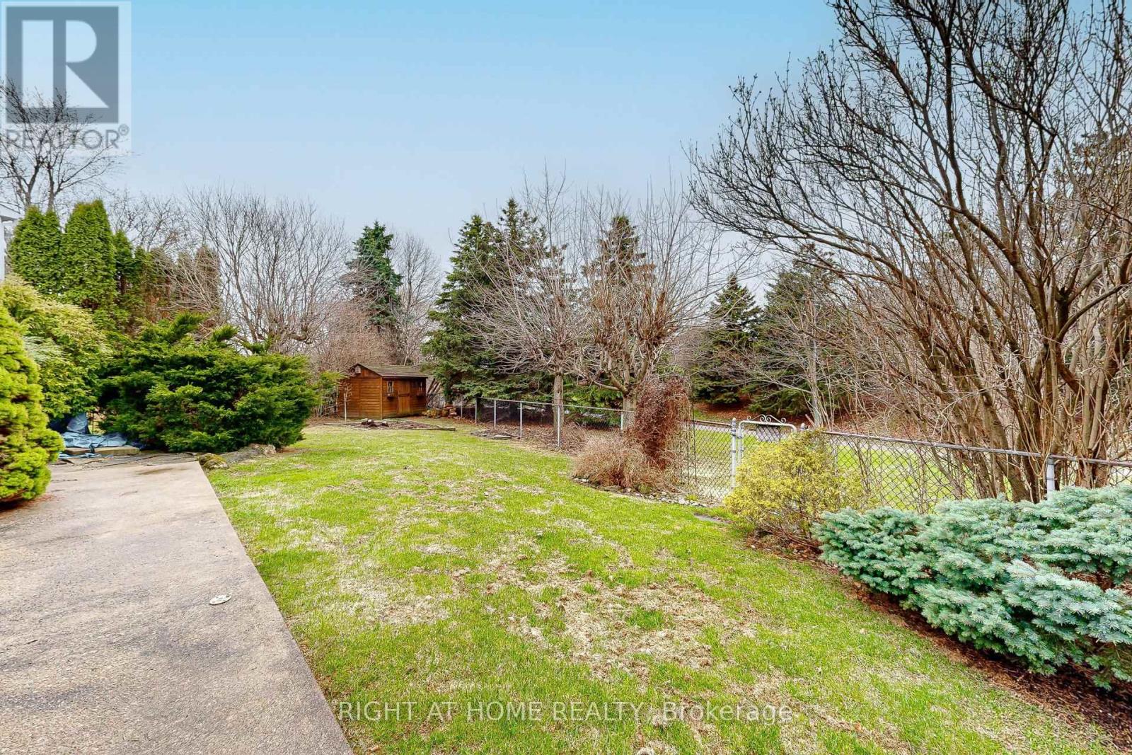 22 Blueridge Square, Brampton, Ontario  L6Z 1A1 - Photo 47 - W13003422