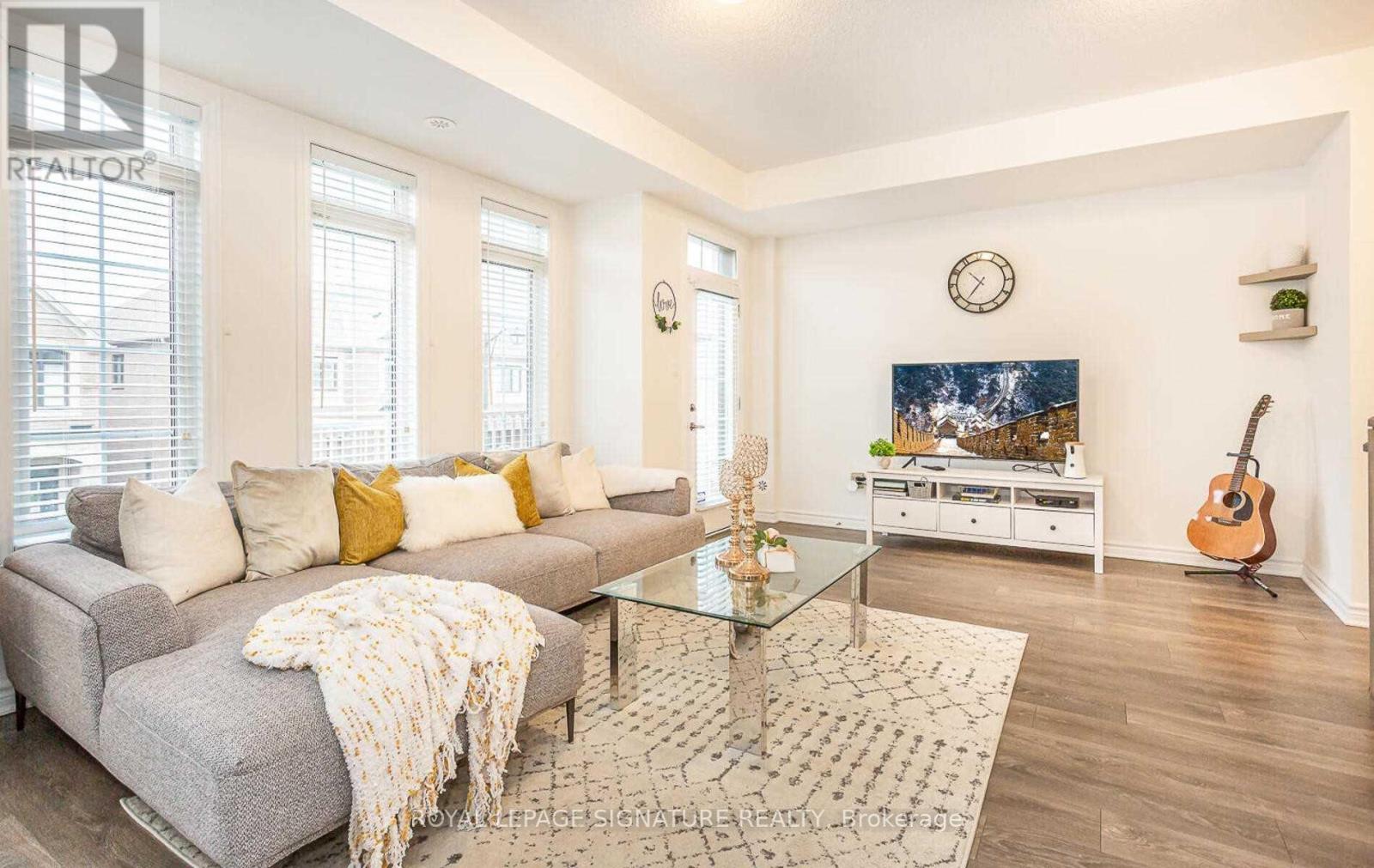 1186 Restivo Lane, Milton, Ontario  L9E 1N8 - Photo 2 - W13003450