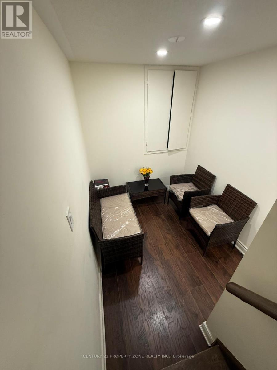 321 Aspendale Crescent, Mississauga, Ontario  L5W 0E7 - Photo 19 - W13003454