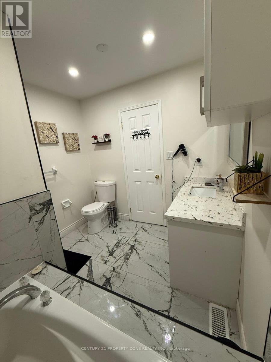 321 Aspendale Crescent, Mississauga, Ontario  L5W 0E7 - Photo 7 - W13003454