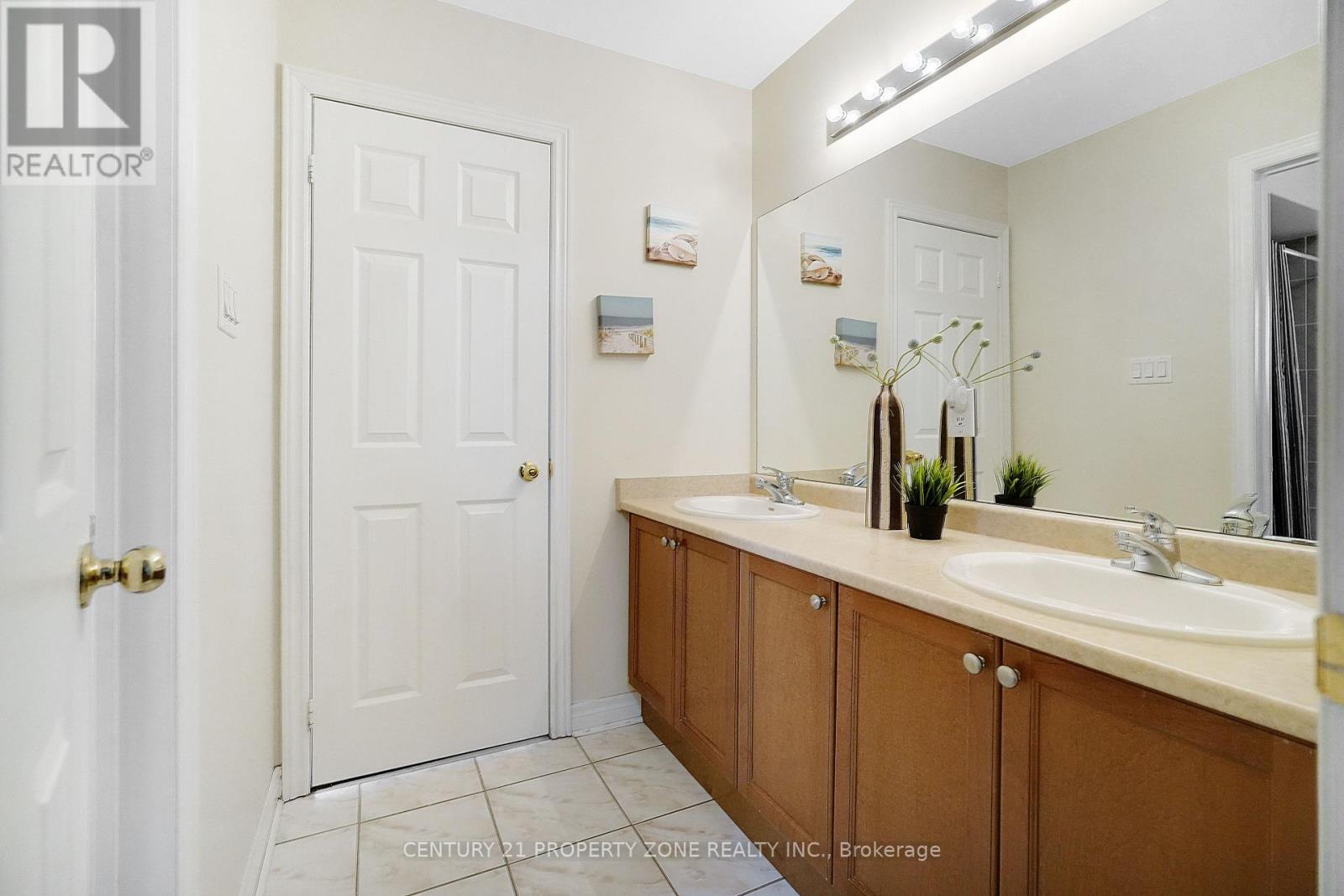 43 Alice Springs Crescent, Brampton, Ontario  L6X 0R7 - Photo 27 - W13003462