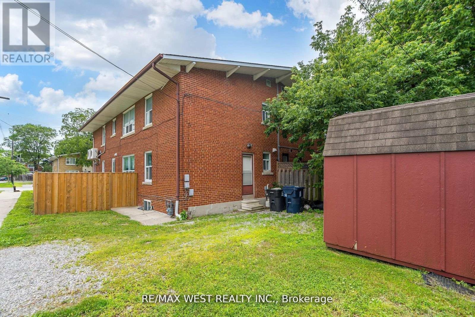 Main Floor - 34 Penhurst Avenue, Toronto, Ontario  M8Y 3A9 - Photo 17 - W13003476