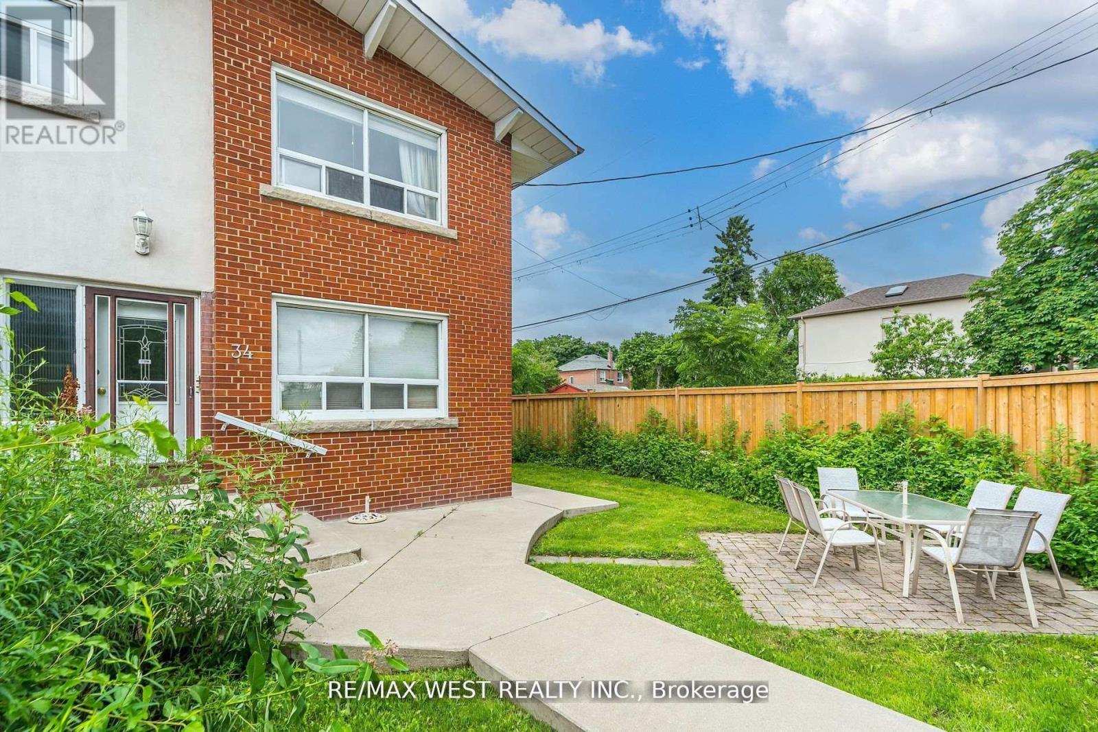 Main Floor - 34 Penhurst Avenue, Toronto, Ontario  M8Y 3A9 - Photo 2 - W13003476