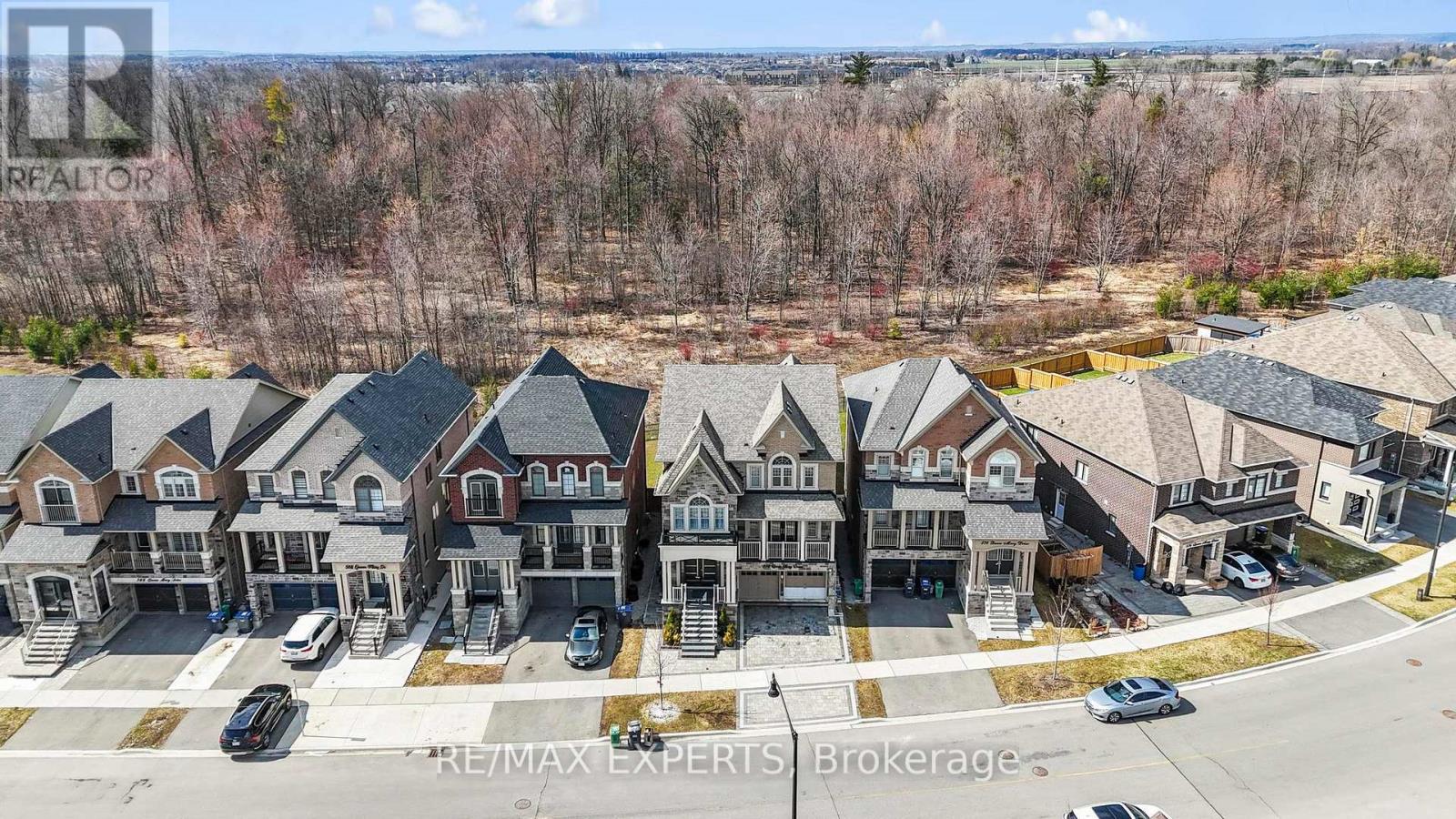 572 Queen Mary Drive, Brampton, Ontario  L7A 4Y6 - Photo 2 - W13003486