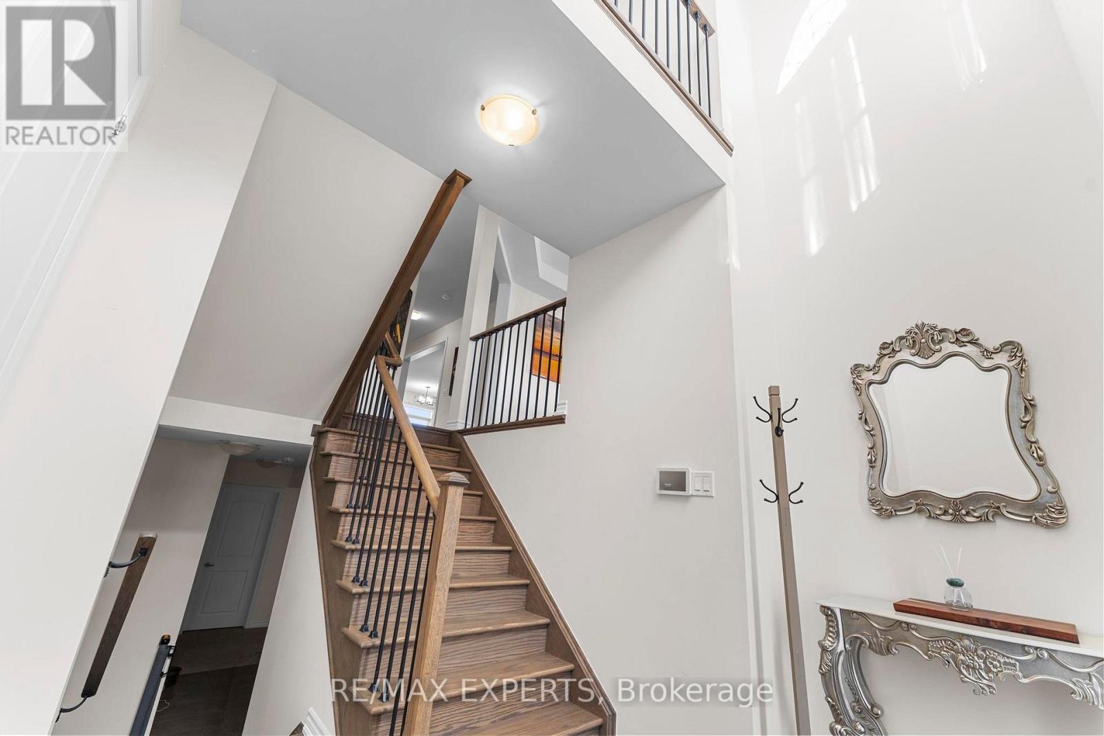 572 Queen Mary Drive, Brampton, Ontario  L7A 4Y6 - Photo 3 - W13003486