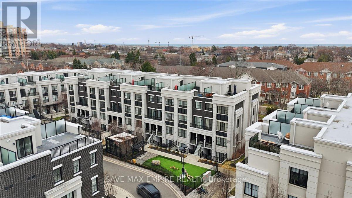 227 - 652 CRICKLEWOOD DRIVE, Mississauga, Ontario