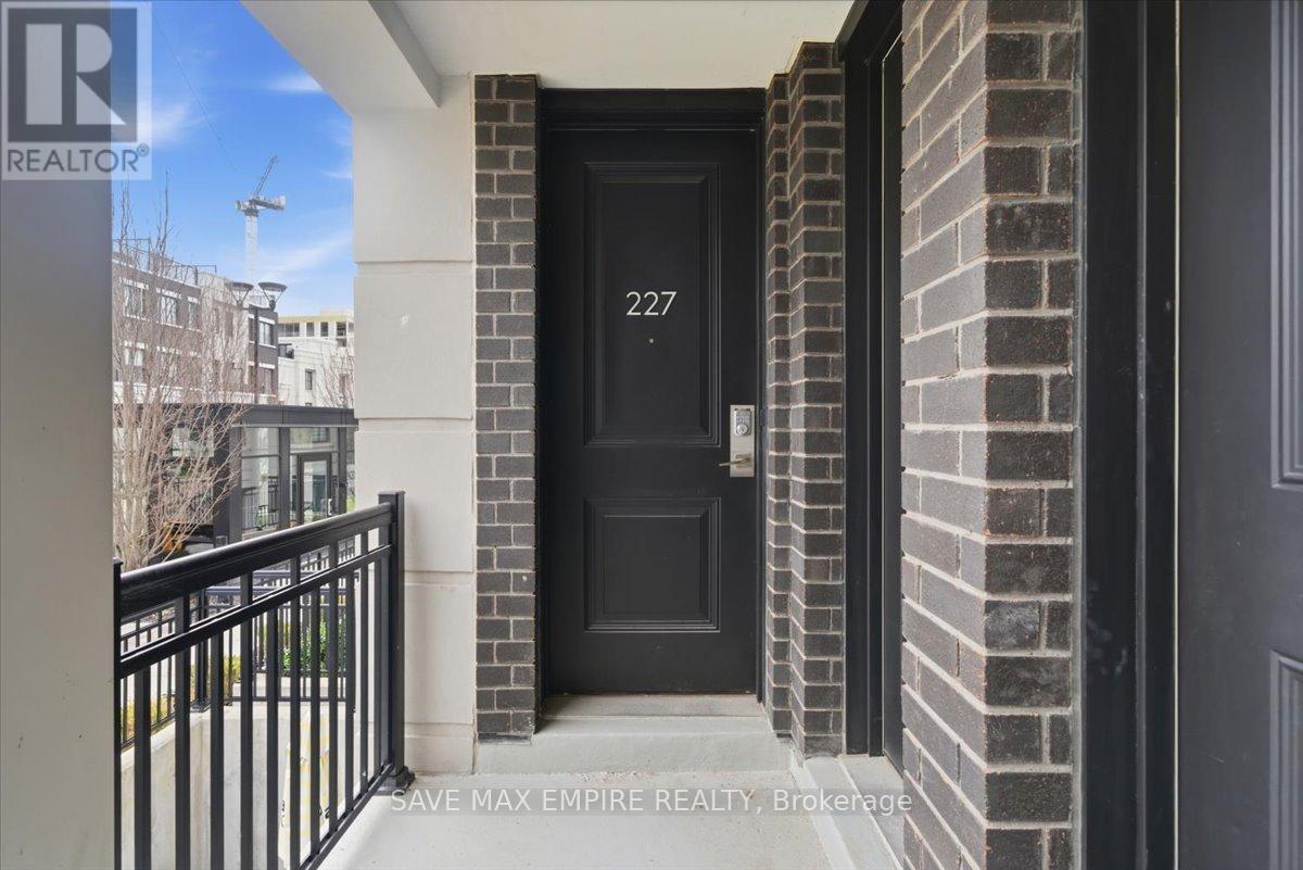 227 - 652 Cricklewood Drive, Mississauga, Ontario  L5G 0B7 - Photo 4 - W13003498