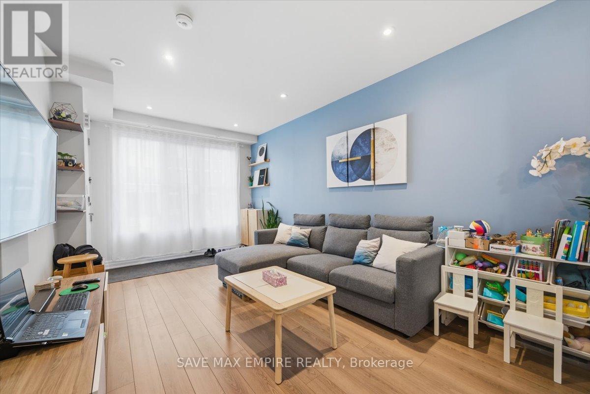 227 - 652 Cricklewood Drive, Mississauga, Ontario  L5G 0B7 - Photo 7 - W13003498