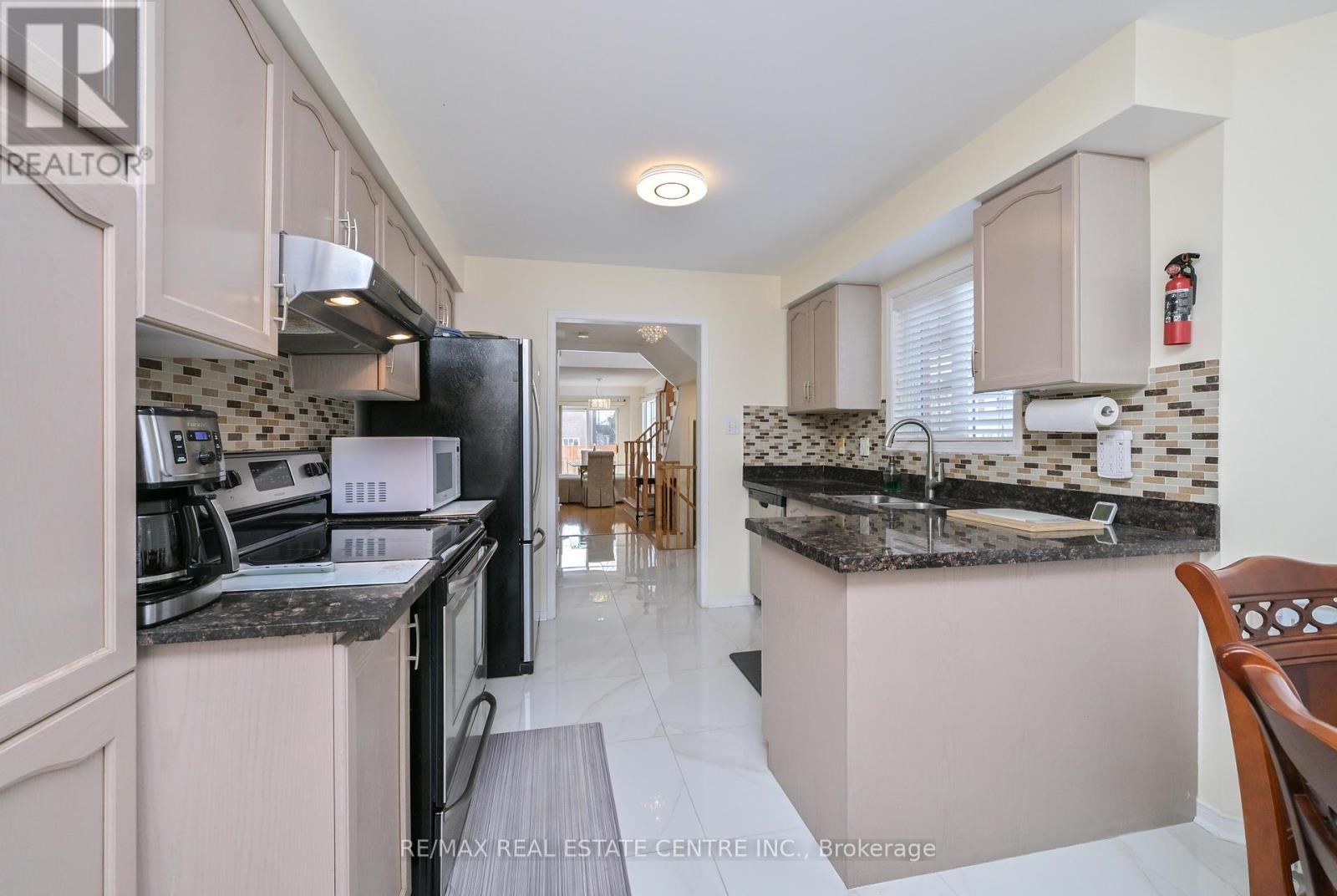 5554 Linwell Place, Mississauga, Ontario  L5M 6L7 - Photo 6 - W13003534