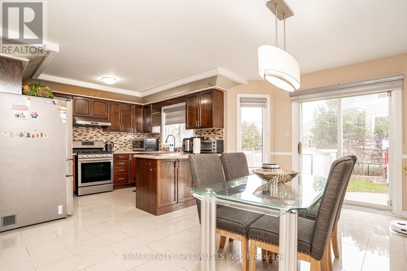 52 Deerglen Drive, Brampton, Ontario  L6R 1M3 - Photo 10 - W13003594