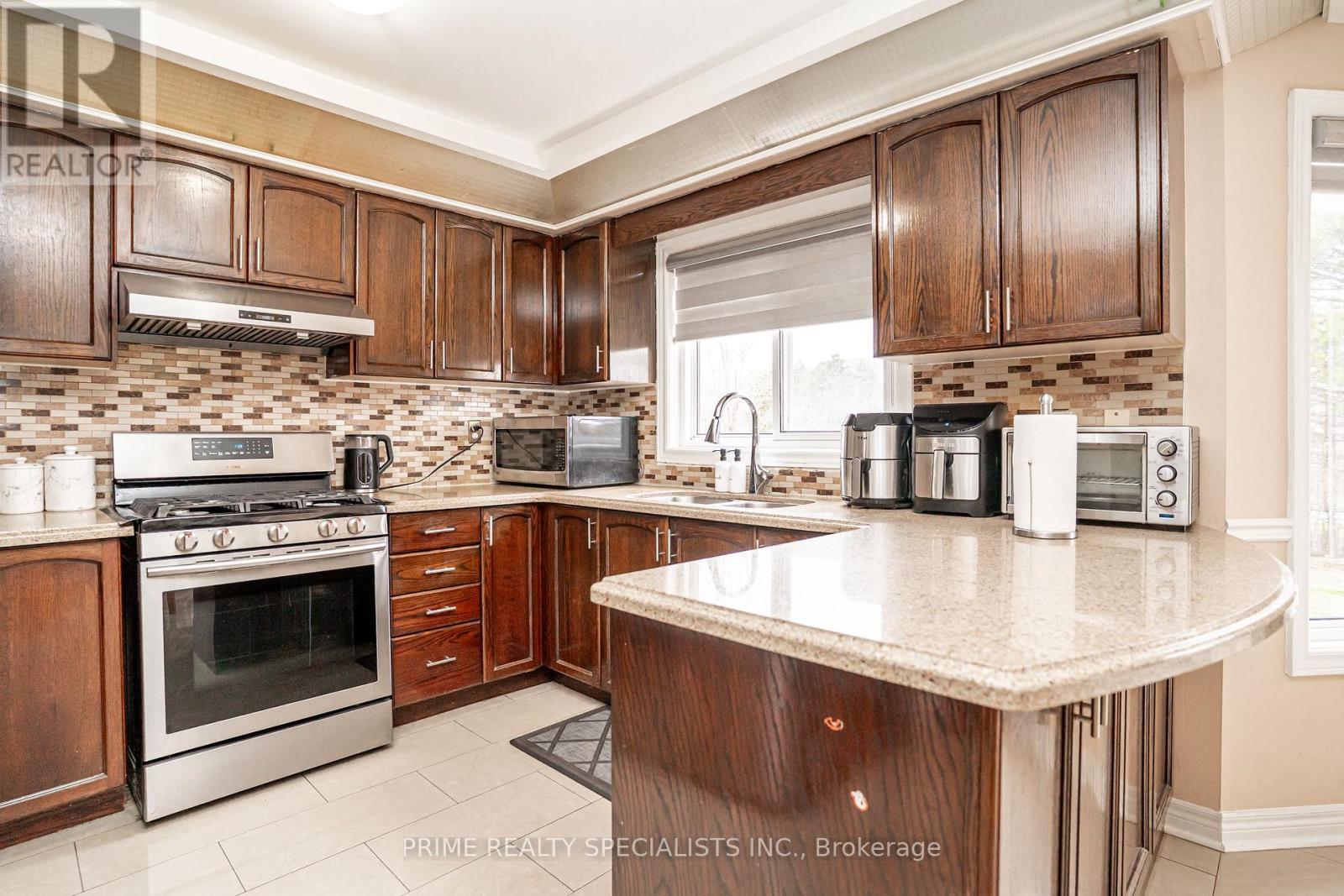 52 Deerglen Drive, Brampton, Ontario  L6R 1M3 - Photo 11 - W13003594