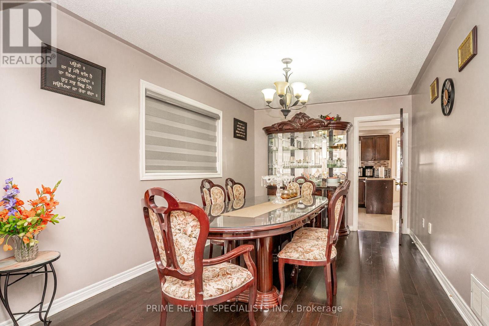 52 Deerglen Drive, Brampton, Ontario  L6R 1M3 - Photo 9 - W13003594