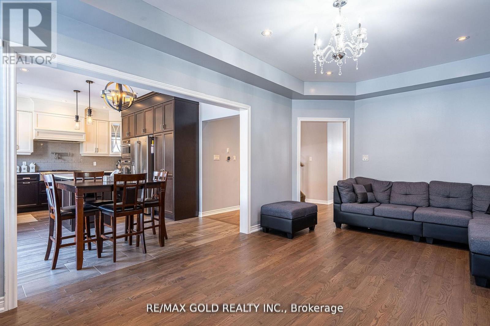 10 Spokanne Street, Brampton, Ontario  L6R 4A2 - Photo 6 - W13003650