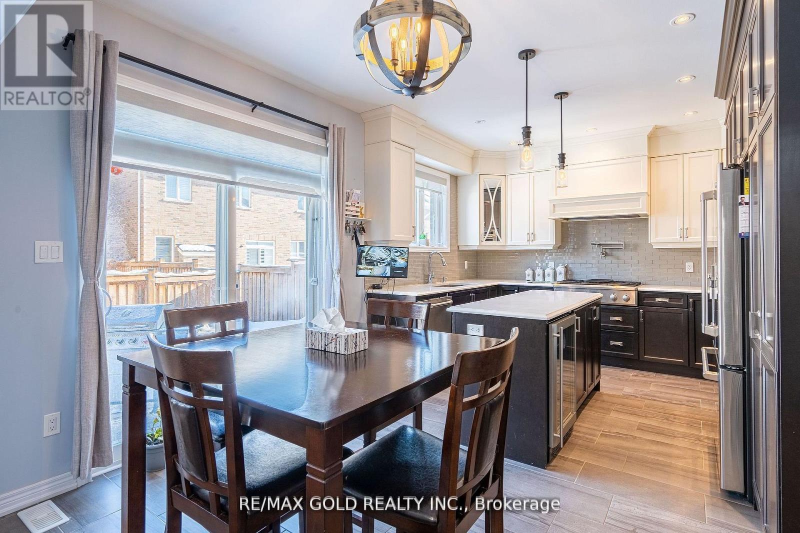 10 Spokanne Street, Brampton, Ontario  L6R 4A2 - Photo 7 - W13003650