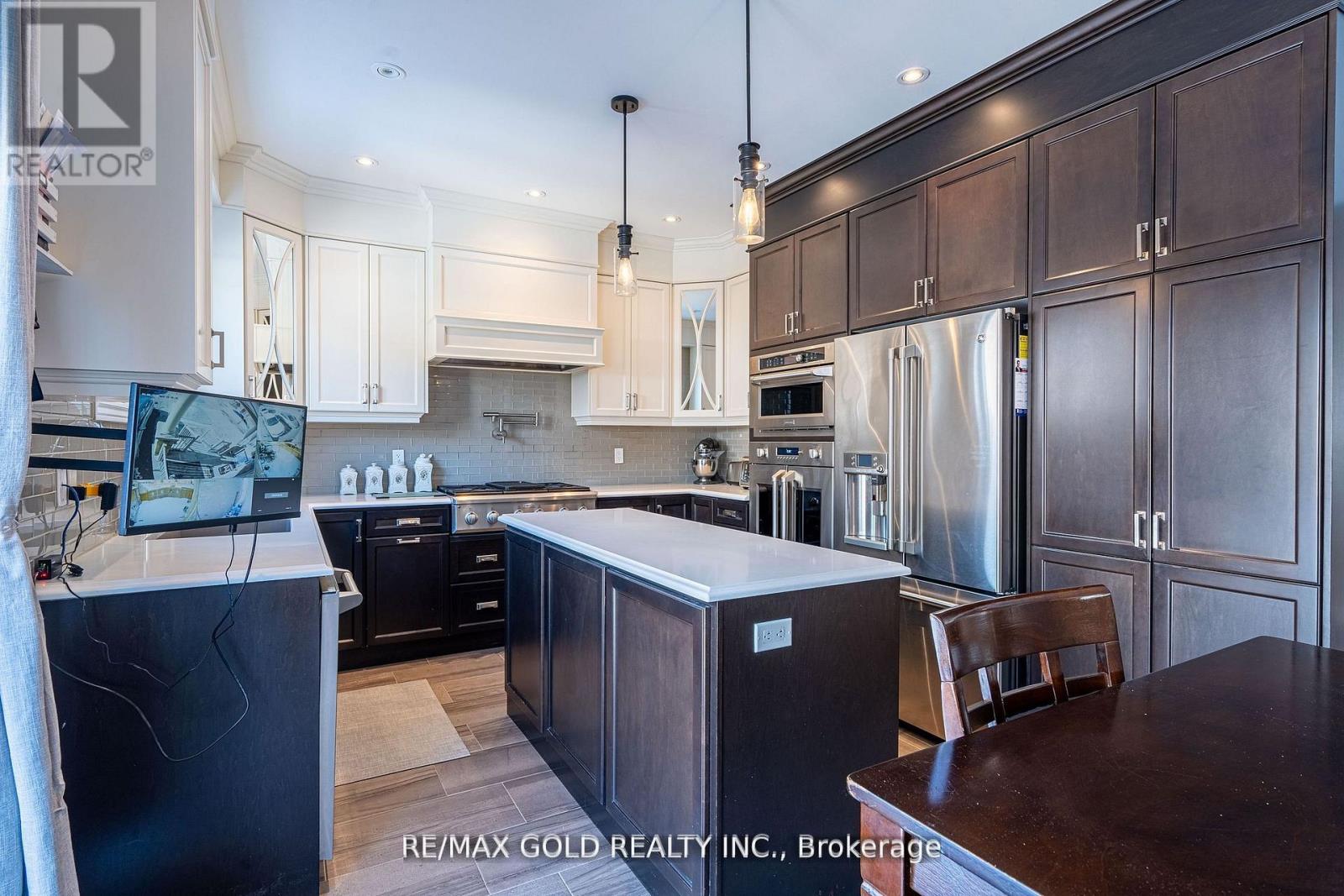 10 Spokanne Street, Brampton, Ontario  L6R 4A2 - Photo 9 - W13003650