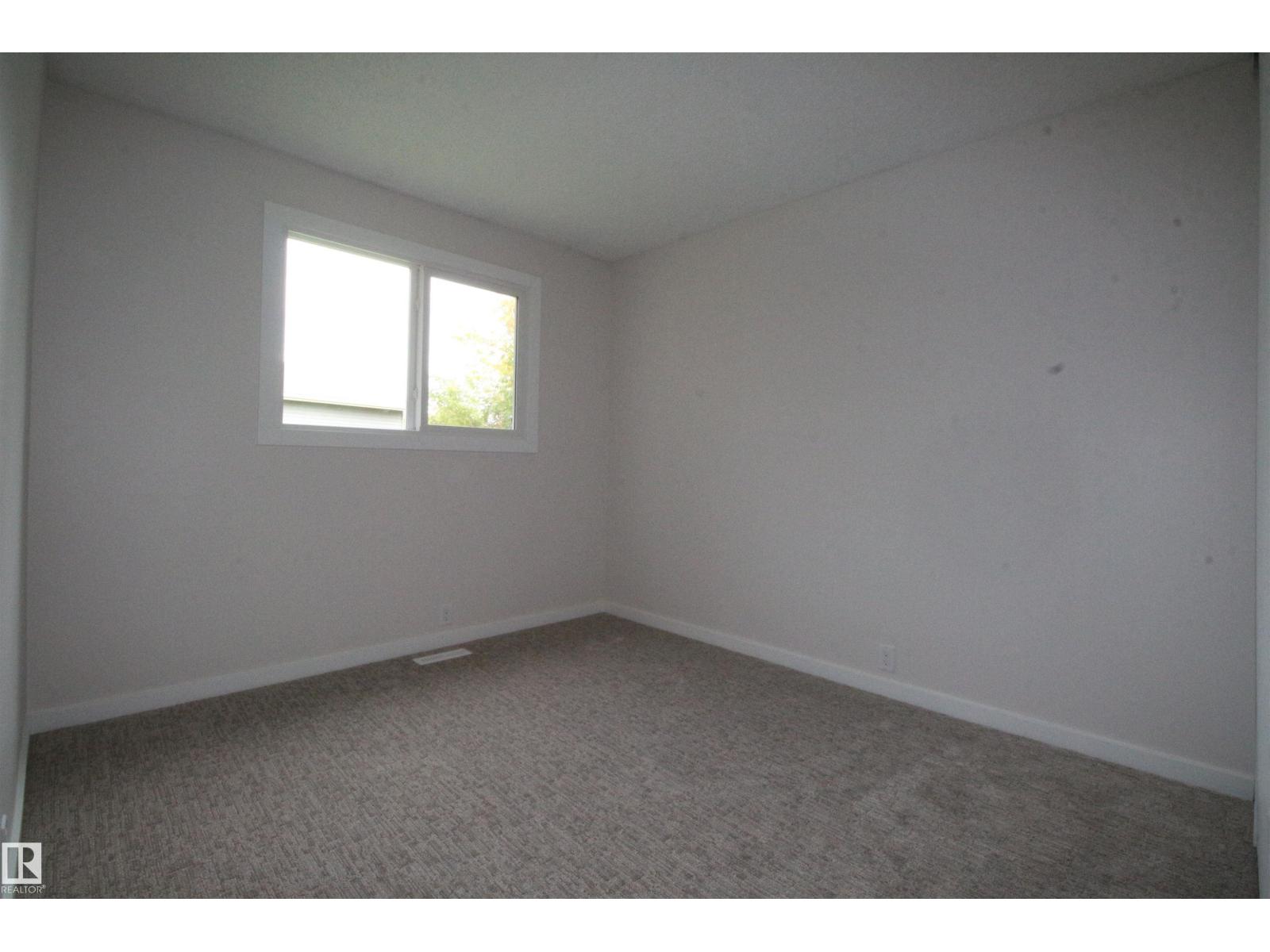 4830 32 Av Nw, Edmonton, Alberta  T6L 4H9 - Photo 11 - E4482424