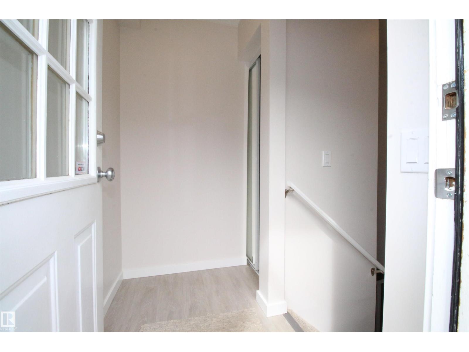 4830 32 Av Nw, Edmonton, Alberta  T6L 4H9 - Photo 12 - E4482424