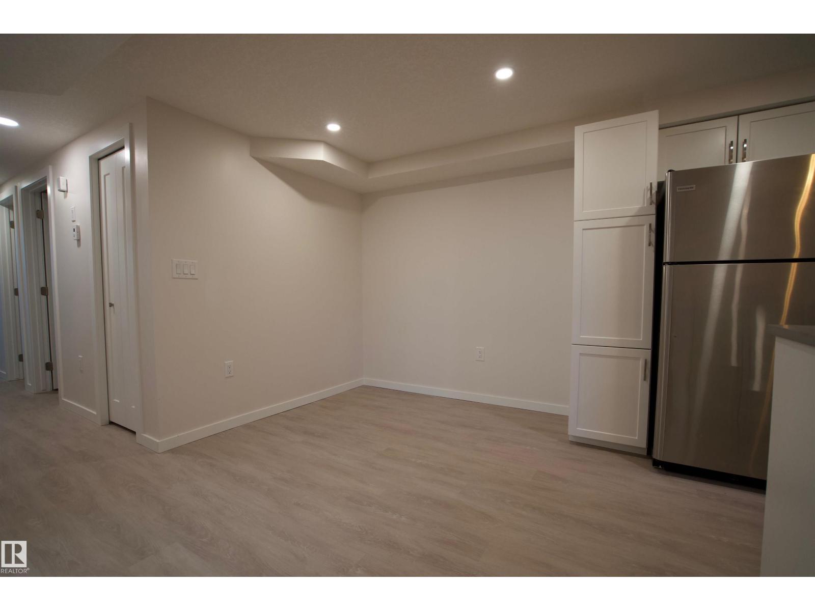 4830 32 Av Nw, Edmonton, Alberta  T6L 4H9 - Photo 14 - E4482424