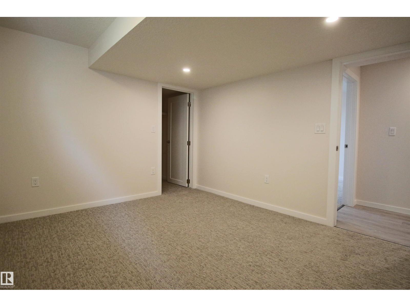 4830 32 Av Nw, Edmonton, Alberta  T6L 4H9 - Photo 19 - E4482424