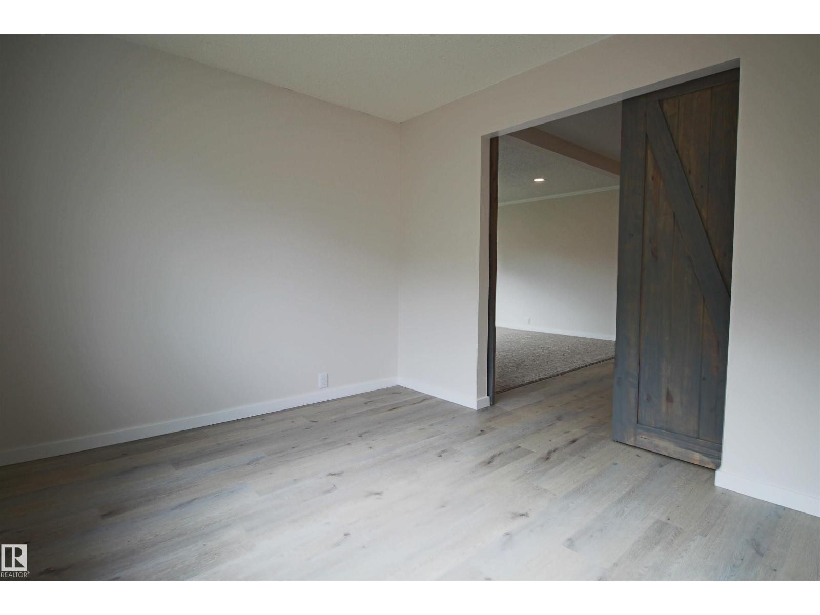 4830 32 Av Nw, Edmonton, Alberta  T6L 4H9 - Photo 5 - E4482424