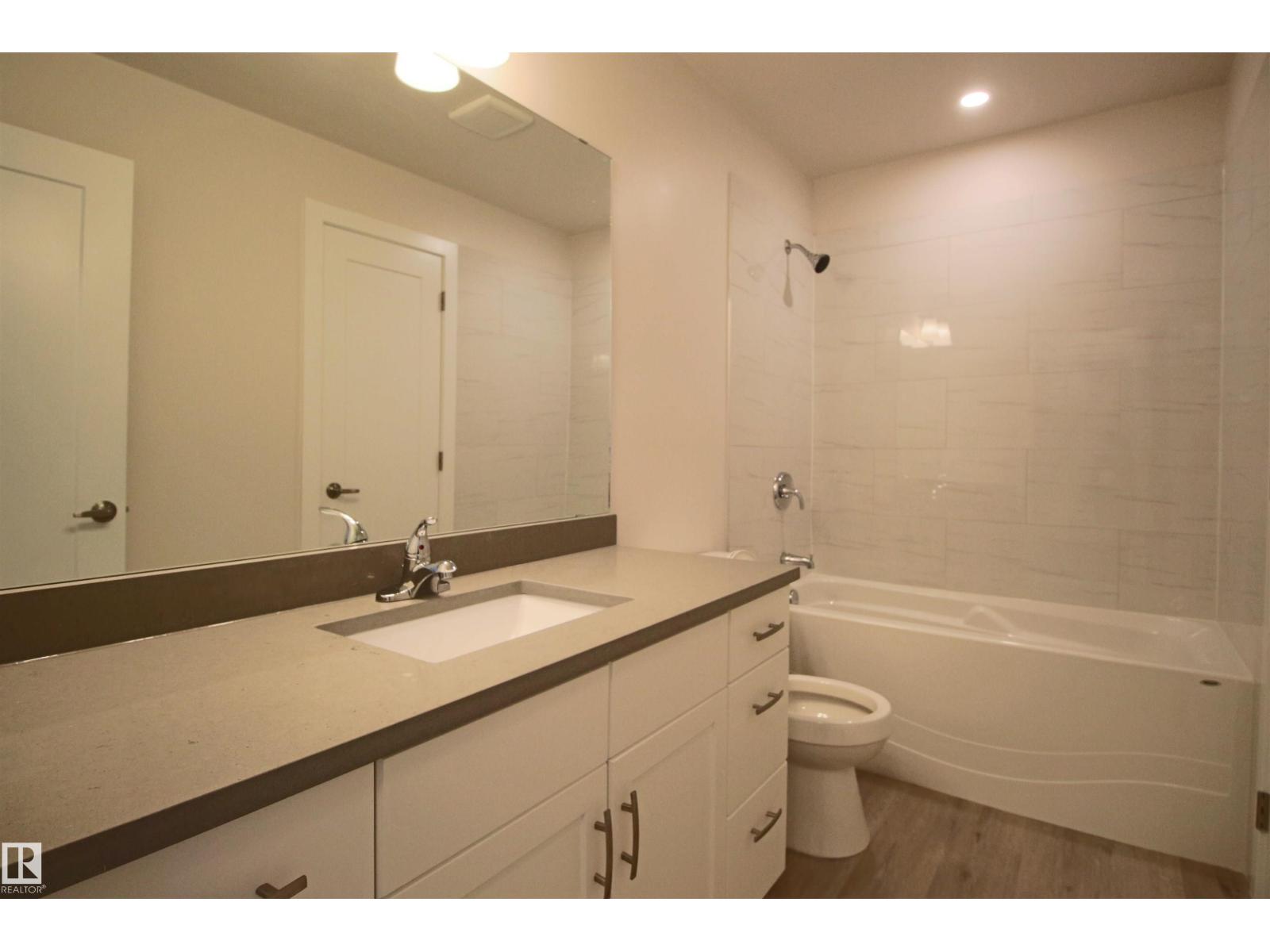 4830 32 Av Nw, Edmonton, Alberta  T6L 4H9 - Photo 7 - E4482424