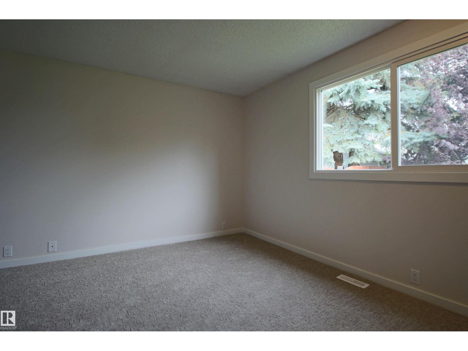 4830 32 Av Nw, Edmonton, Alberta  T6L 4H9 - Photo 9 - E4482424