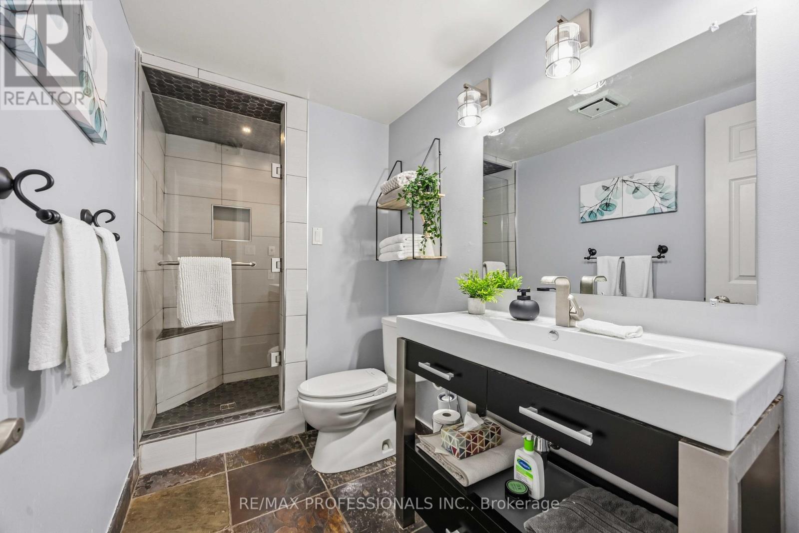 812 Danbury Crescent, Sarnia, Ontario  N7S 4L8 - Photo 33 - X13003432