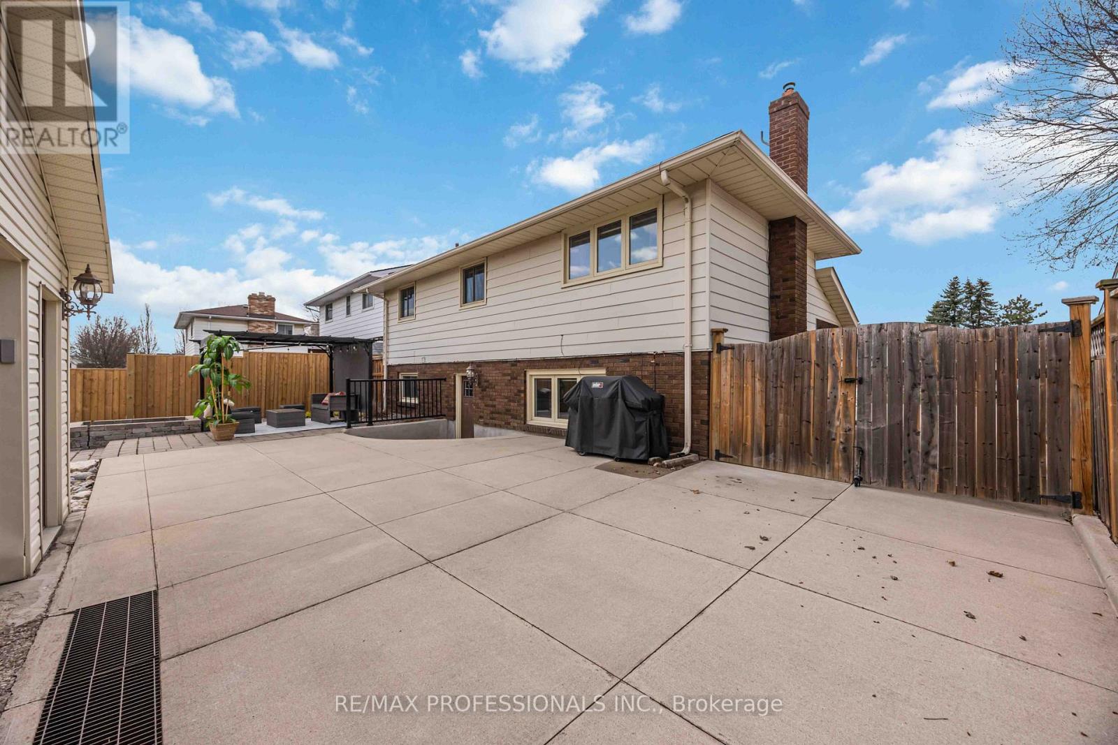 812 Danbury Crescent, Sarnia, Ontario  N7S 4L8 - Photo 47 - X13003432