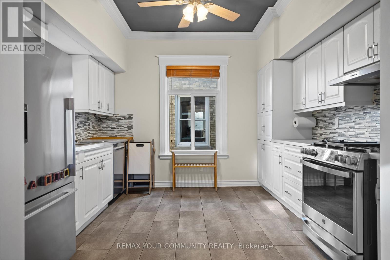 20 Victoria Street, St. Thomas, Ontario  N5R 2E5 - Photo 7 - X13003542