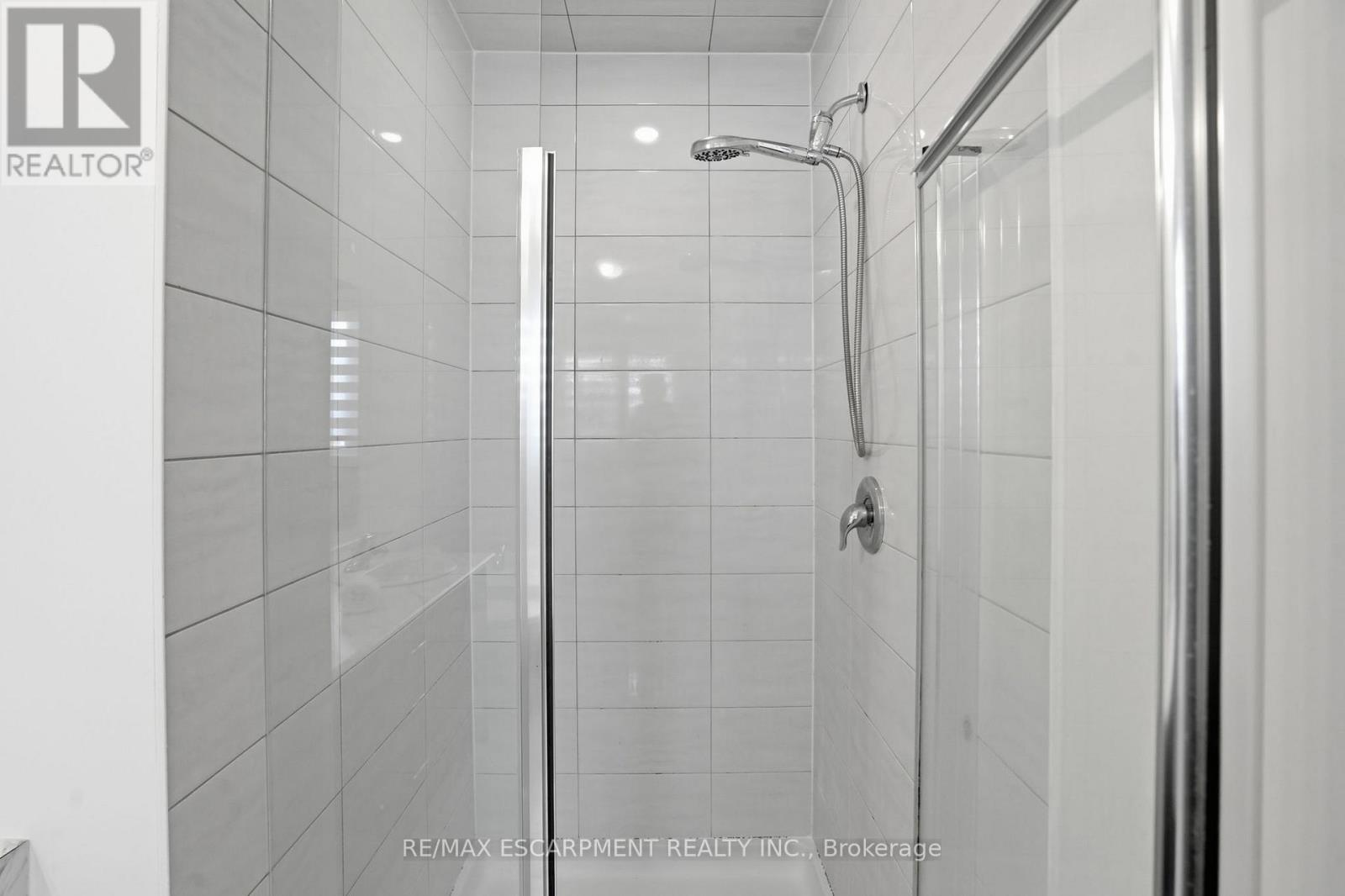 24 Great Falls Boulevard, Hamilton, Ontario  L8B 1X8 - Photo 24 - X13003544