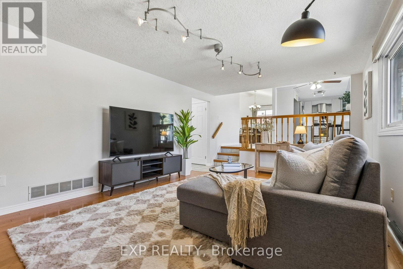 370 Stephanie Drive, Guelph, Ontario  N1K 1R2 - Photo 8 - X13003570