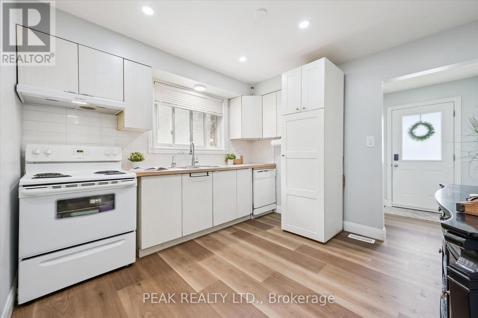 B - 235 Cedarbrae Avenue, Waterloo, Ontario  N2L 4S8 - Photo 14 - X13003578