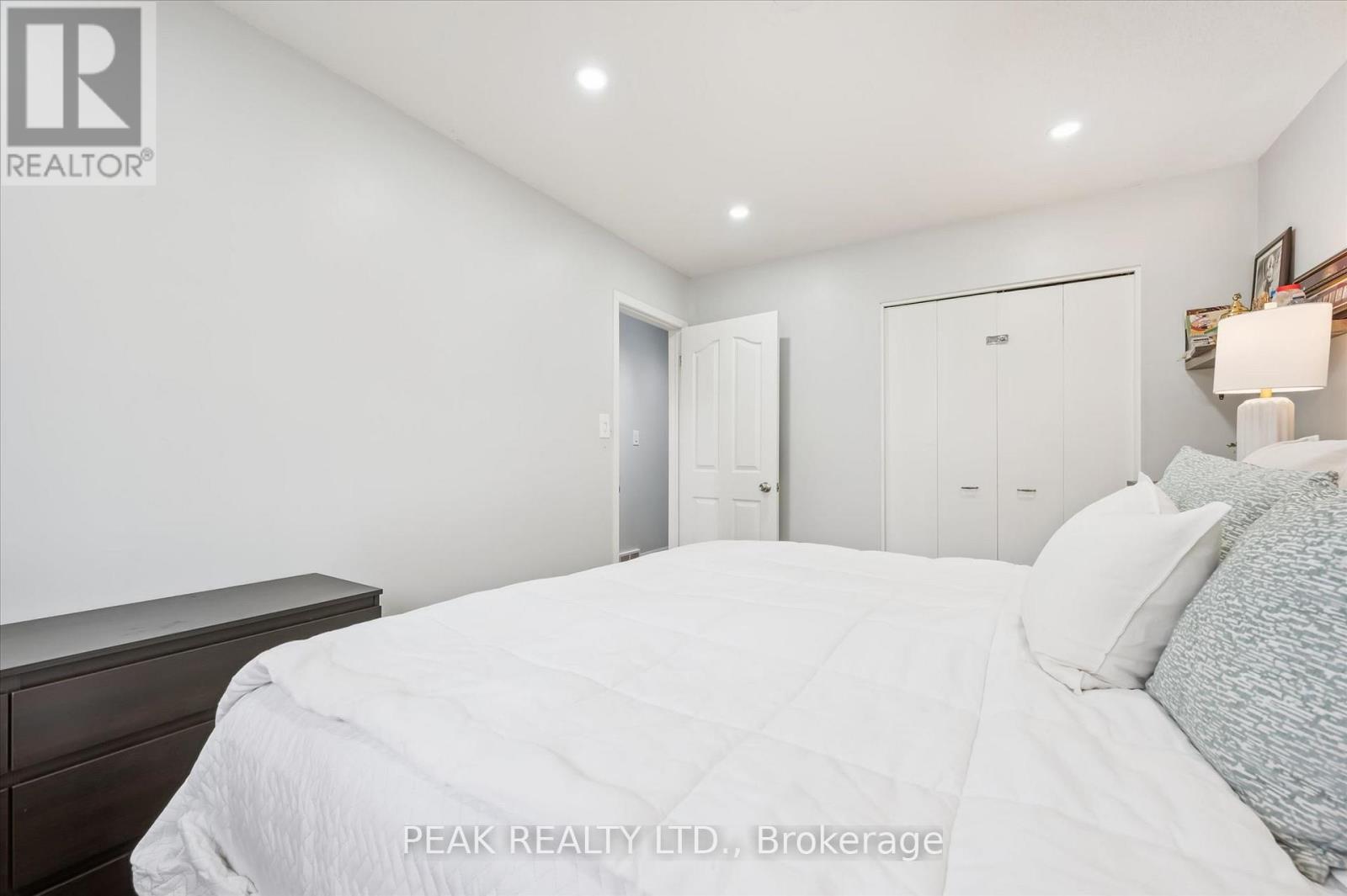 B - 235 Cedarbrae Avenue, Waterloo, Ontario  N2L 4S8 - Photo 21 - X13003578