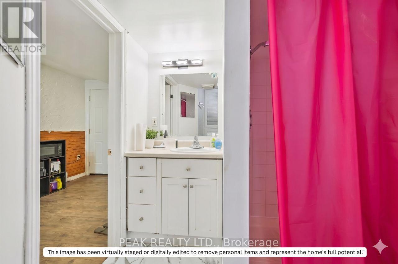 B - 235 Cedarbrae Avenue, Waterloo, Ontario  N2L 4S8 - Photo 31 - X13003578