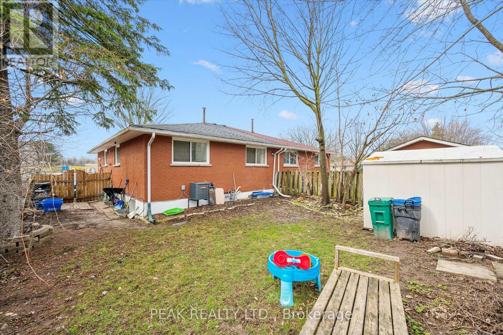 B - 235 Cedarbrae Avenue, Waterloo, Ontario  N2L 4S8 - Photo 37 - X13003578