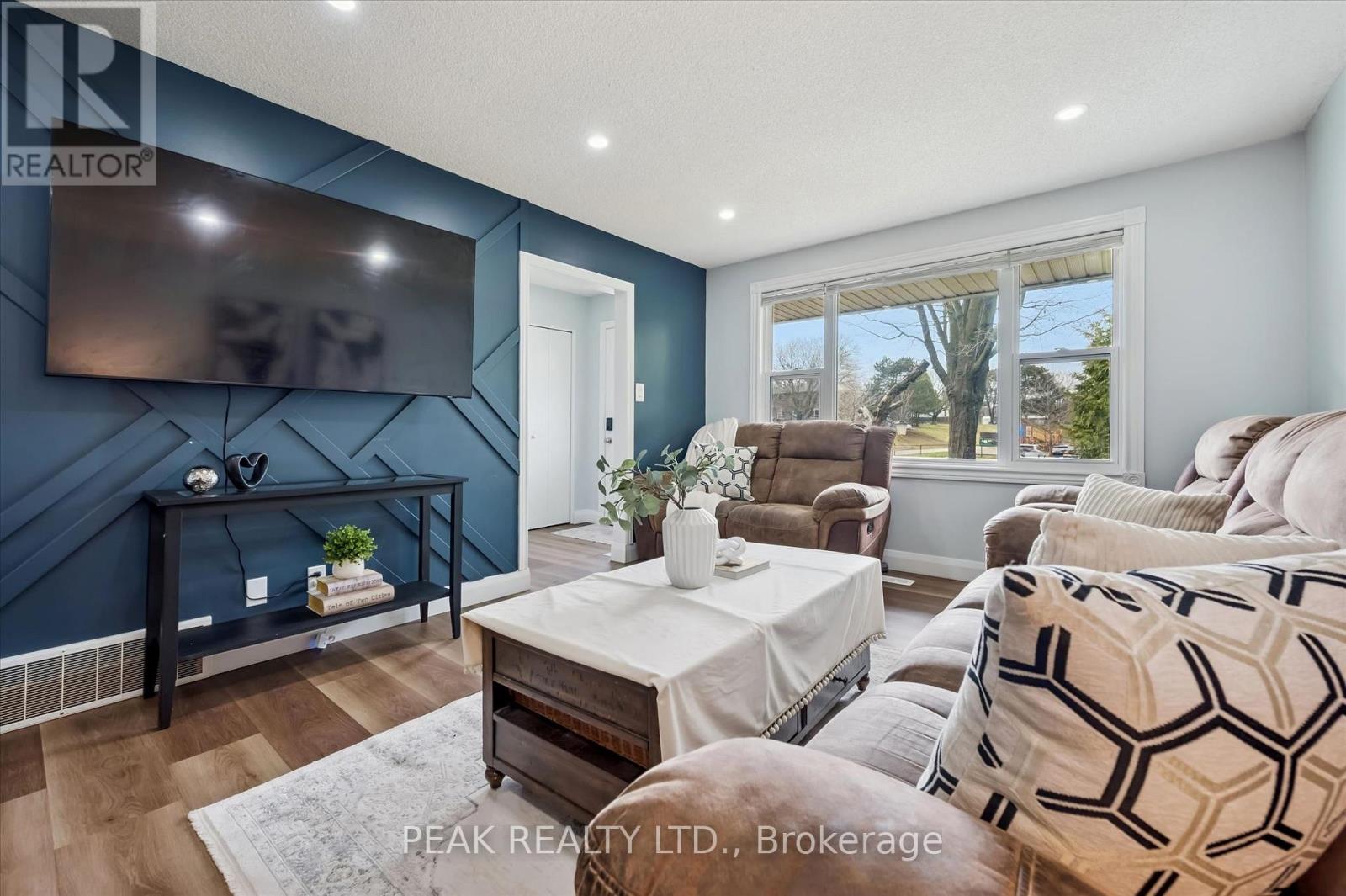 B - 235 Cedarbrae Avenue, Waterloo, Ontario  N2L 4S8 - Photo 9 - X13003578