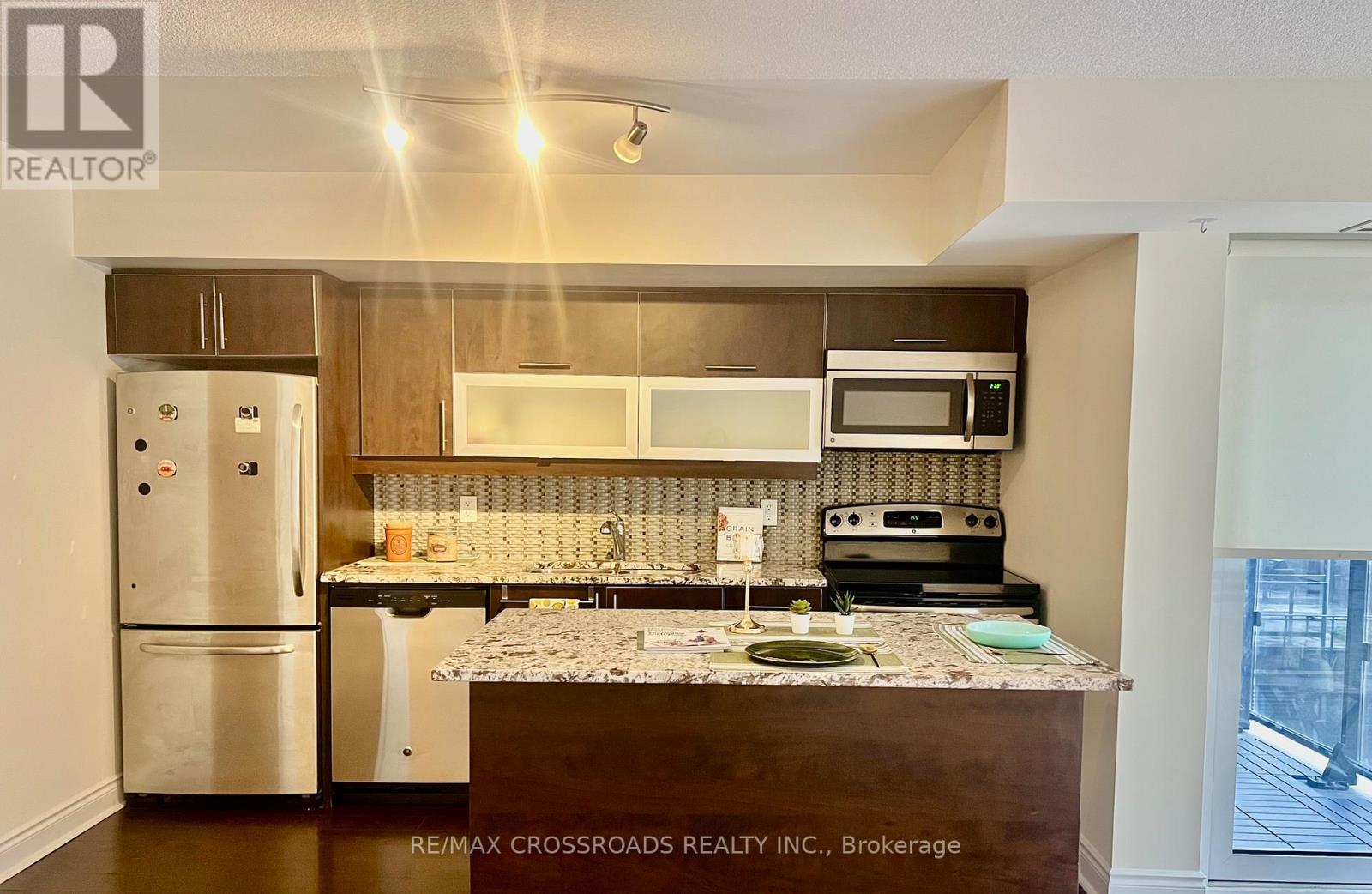 405 - 28 Ted Rogers Way, Toronto, Ontario  M4Y 2J4 - Photo 2 - C12999314