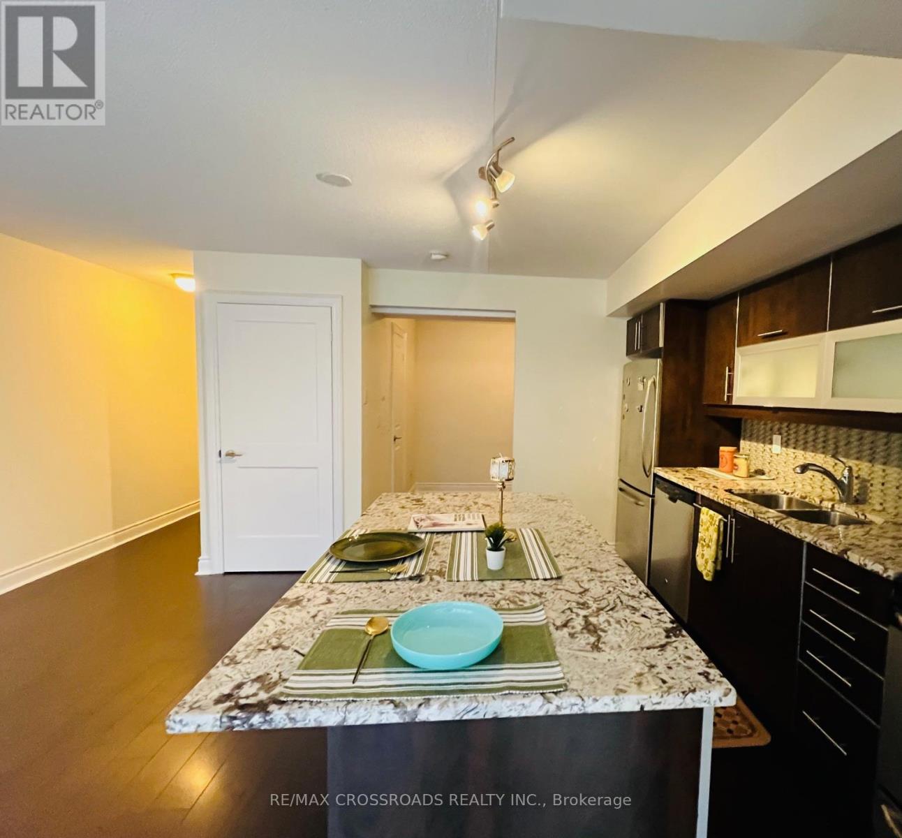 405 - 28 Ted Rogers Way, Toronto, Ontario  M4Y 2J4 - Photo 4 - C12999314